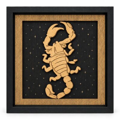 Skorpion — drewniana konstelacja w ramce