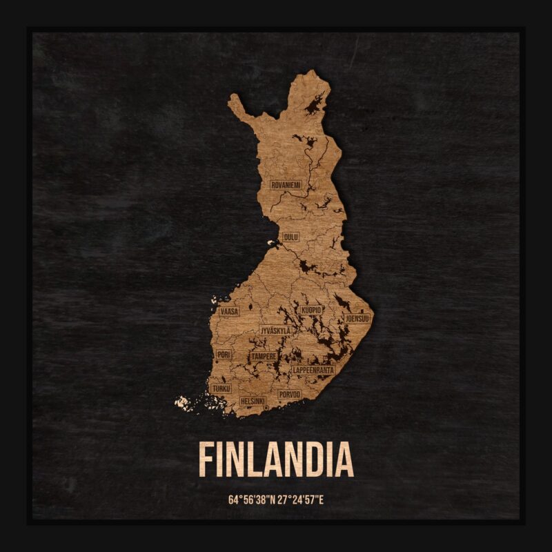 Drewniana mapa Finlandii w ramce 25×25: kontur kraju na czarnej płycie, nazwy miast, rzeki, jeziora, ukształtowanie terenu i granice regionów