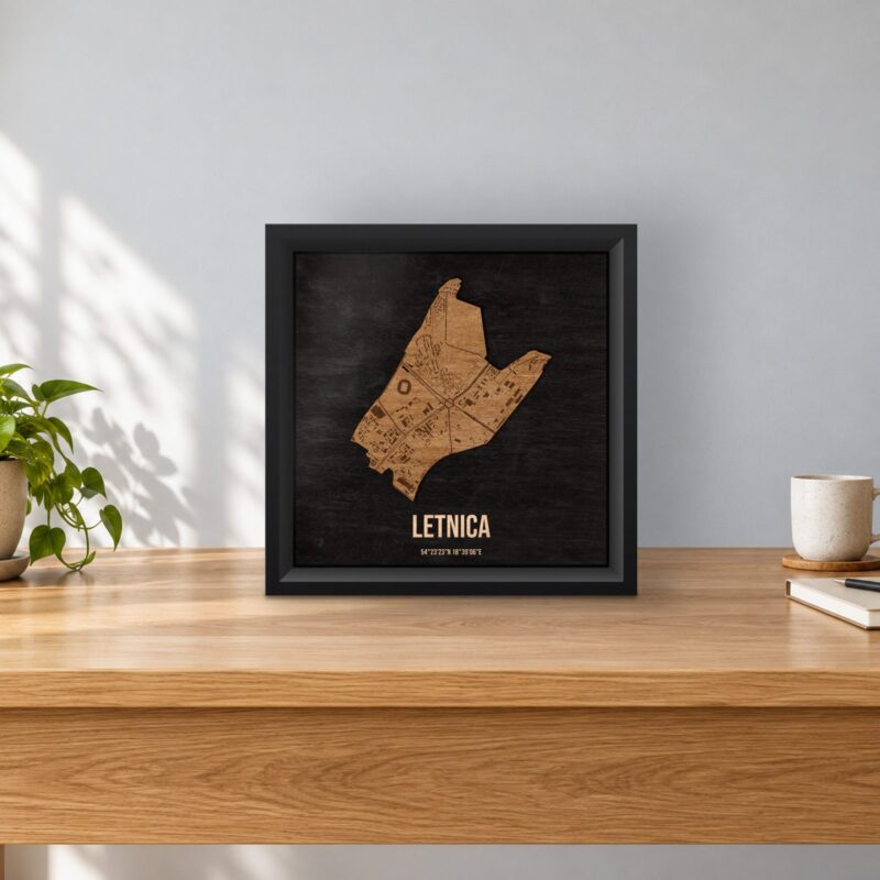 Letnica (Gdańsk) - drewniana mapa dzielnicy w ramce