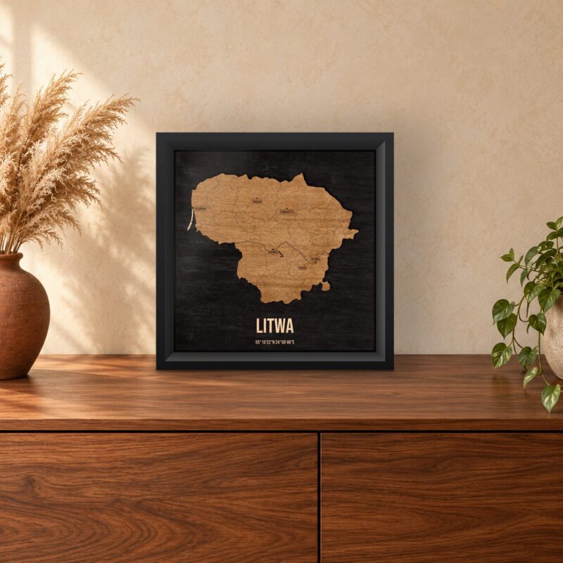 Litwa - drewniana mapa kraju w ramce