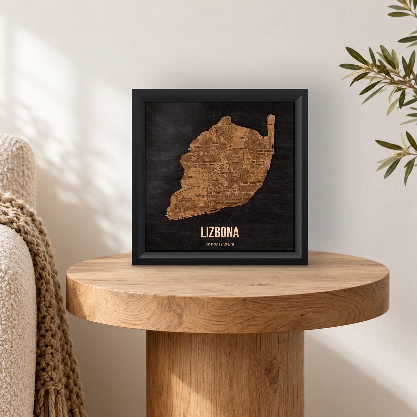 Lizbona - drewniana mapa miasta w ramce