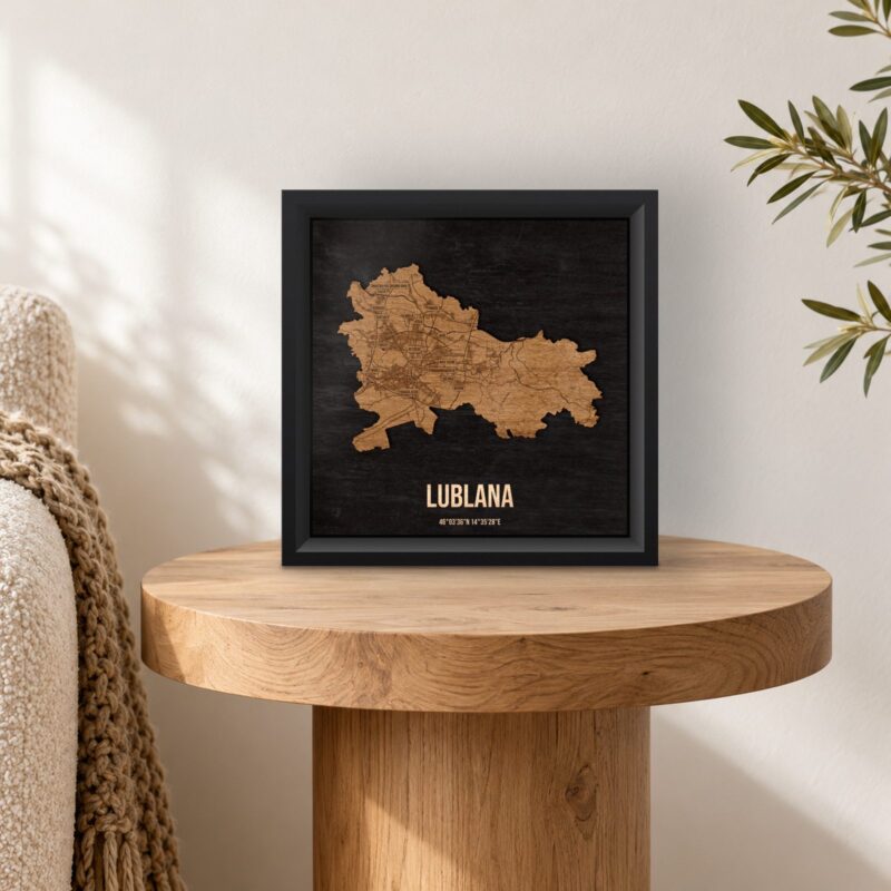 Lublana - drewniana mapa miasta w ramce