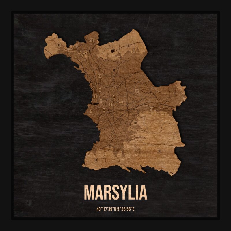 Drewniana mapa Marsylii w ramce 25×25: kontur miasta na czarnej płycie, ulice, zabudowa, rzeki, granice i nazwy dzielnic