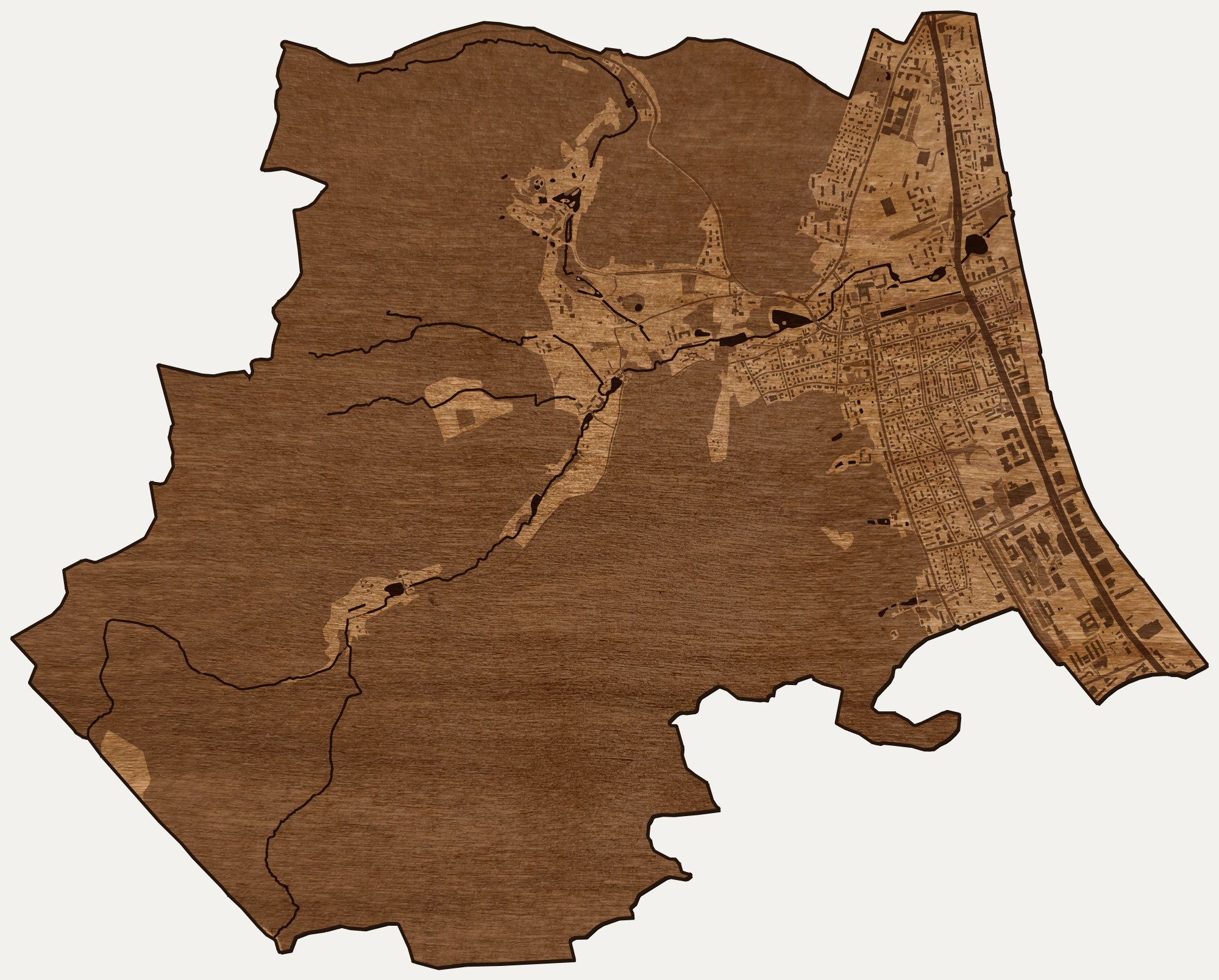 Drewniana mapa dzielnicy Oliwa (Gdańsk) na ścianę z jednego kawałka, granice osiedli wygrawerowane