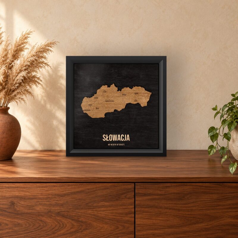 Słowacja - drewniana mapa kraju w ramce