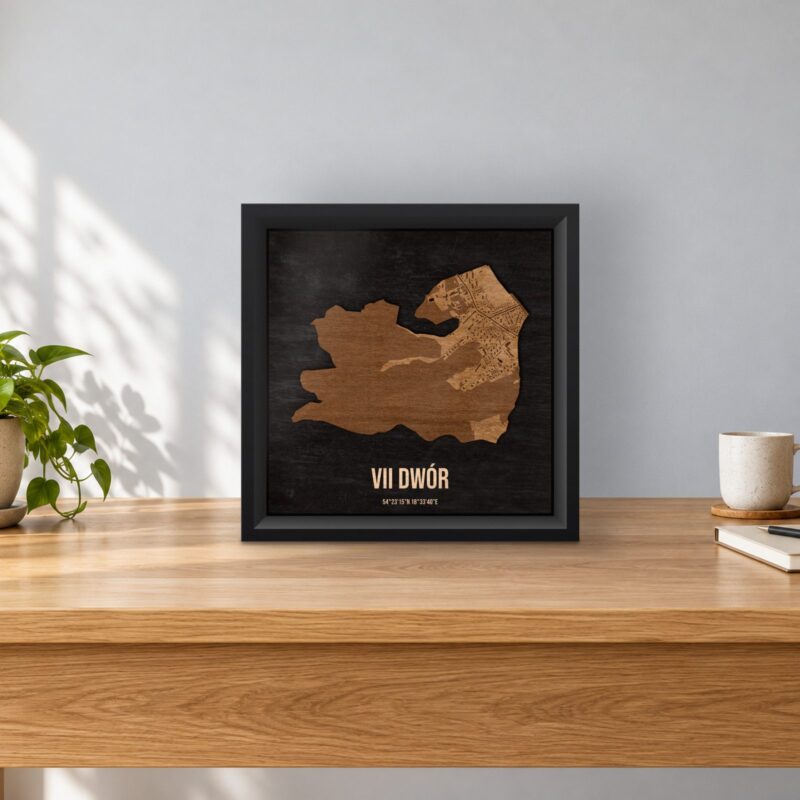 VII Dwór (Gdańsk) - drewniana mapa dzielnicy w ramce