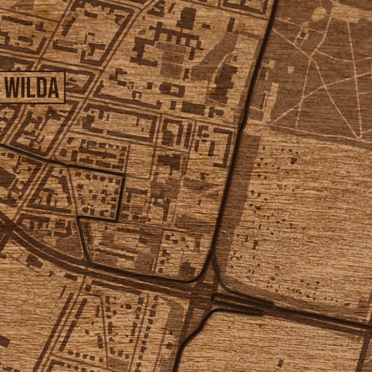 Wilda (Poznań) - zbliżenie na grawer drewnianej mapy