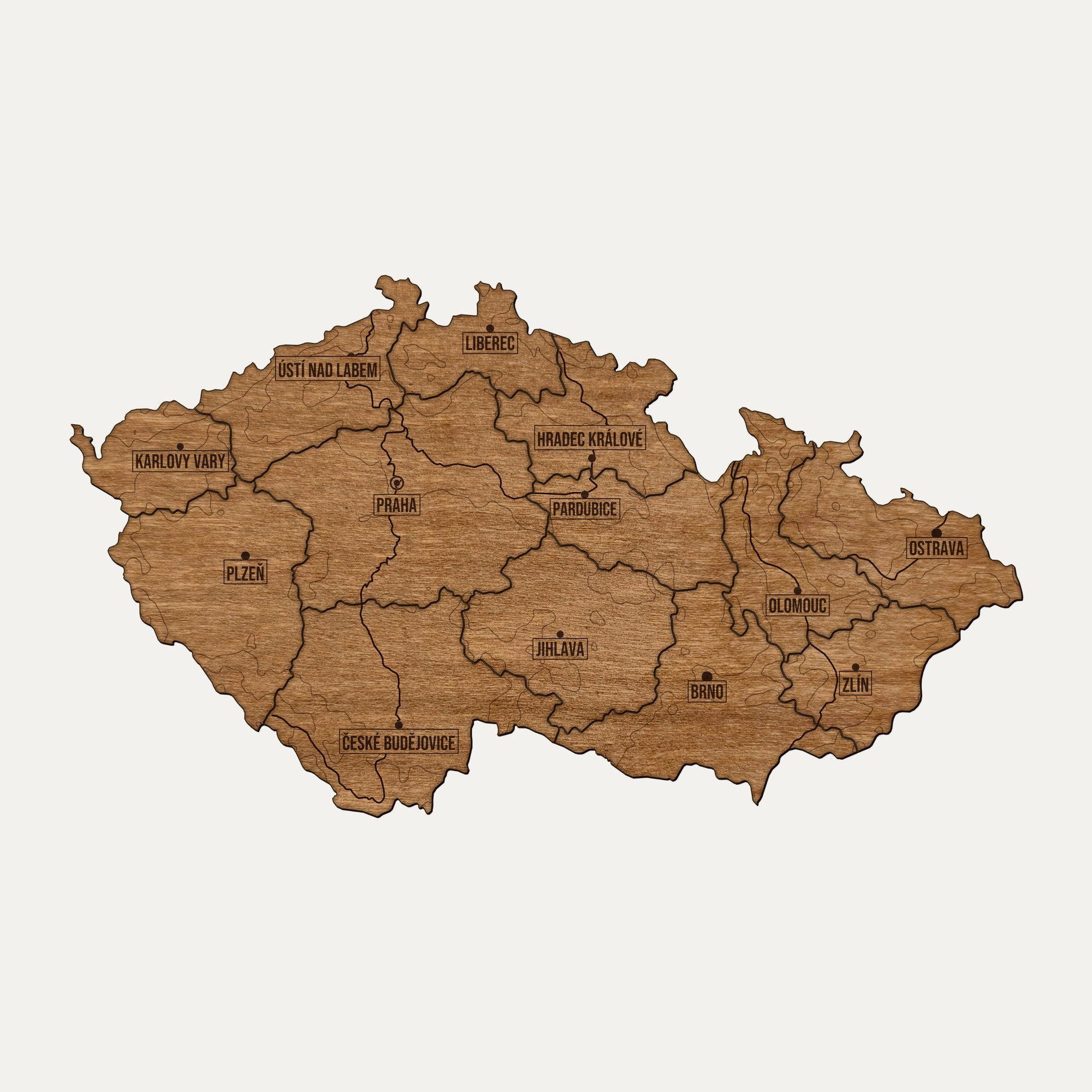 Drewniana mapa Czechy na ścianę, cały kraj pocięty na regiony