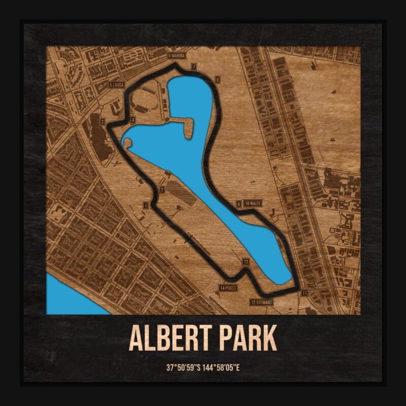 Tor Albert Park w ramce 25×25: drewniana mapa toru z podpisanymi zakrętami