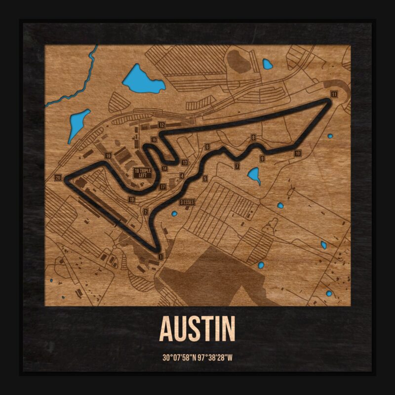 Tor Austin w ramce 25×25: drewniana mapa toru z podpisanymi zakrętami
