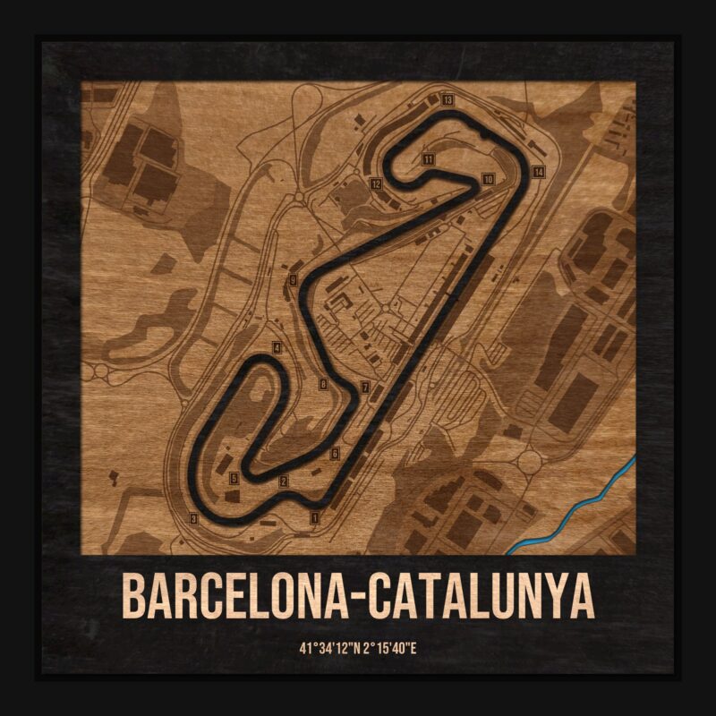 Tor Barcelona w ramce 25×25: drewniana mapa toru z podpisanymi zakrętami