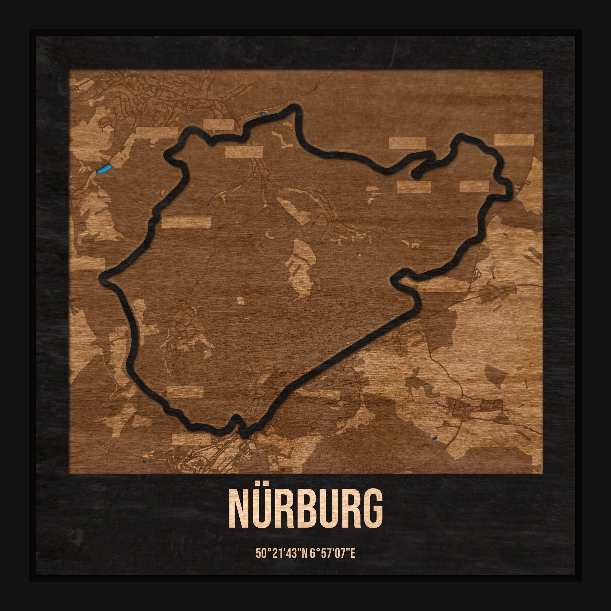 Tor Nürburg (pętla północna) w ramce 25×25: drewniana mapa toru z podpisanymi zakrętami