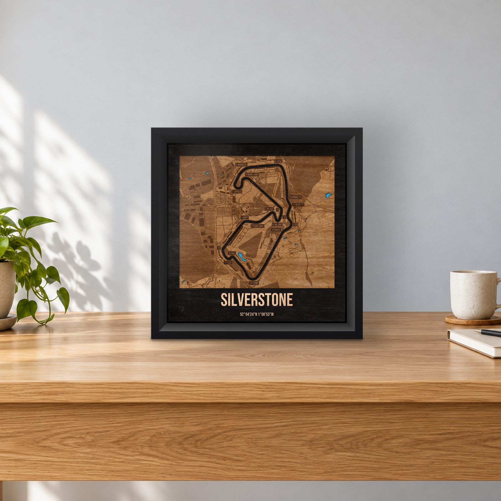 Silverstone - drewniana mapa toru w ramce