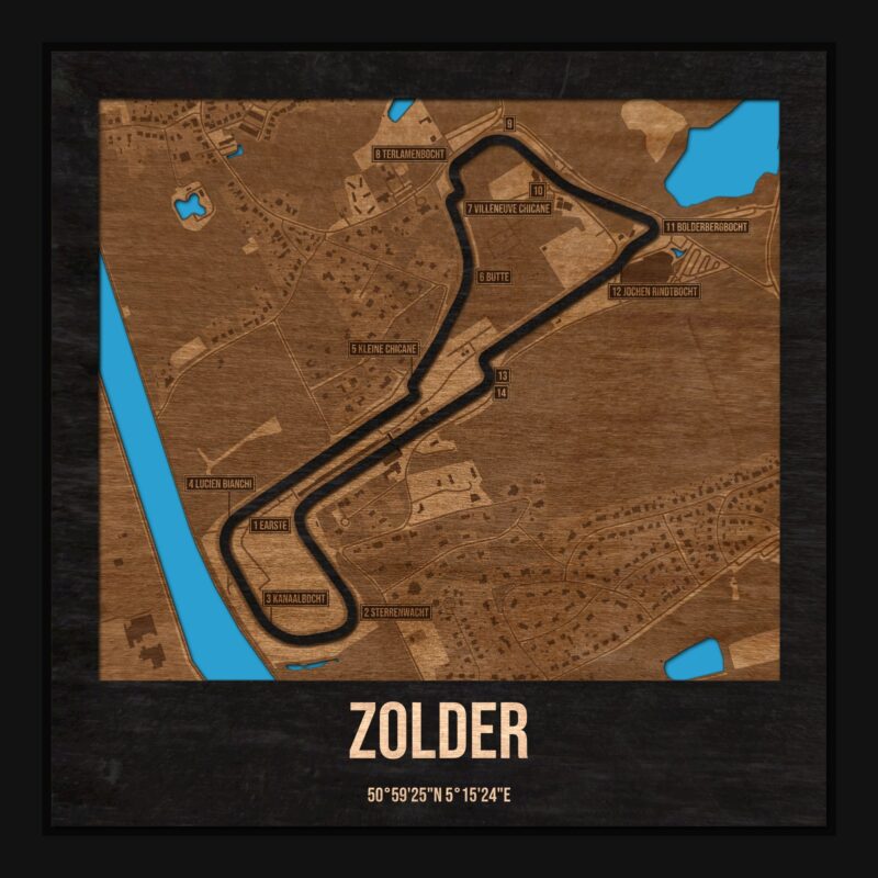 Tor Zolder w ramce 25×25: drewniana mapa toru z podpisanymi zakrętami